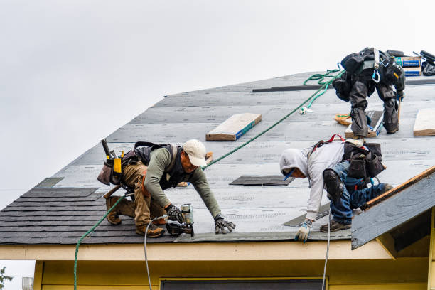 Professional Gutter Installation technician working in Elizabeth, NJ